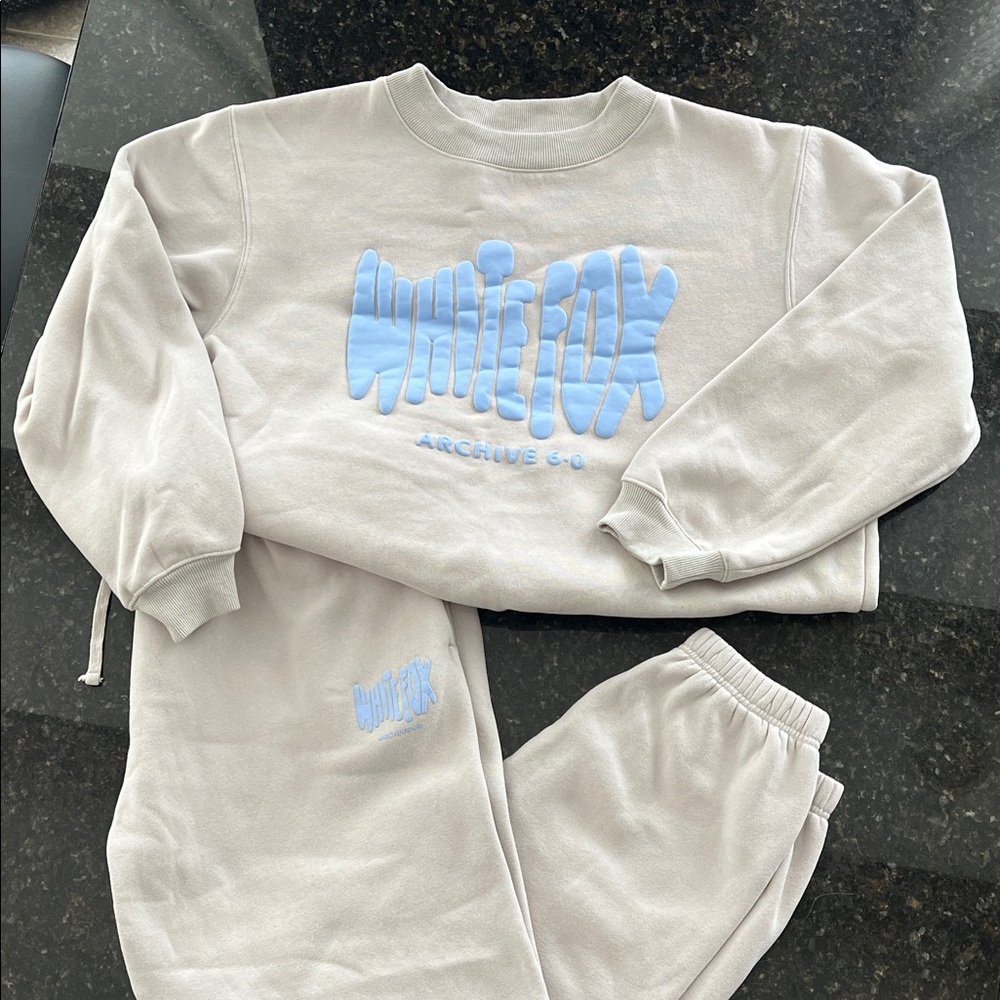 White Fox gray & blue Sweatshirt and Sweatpants Set